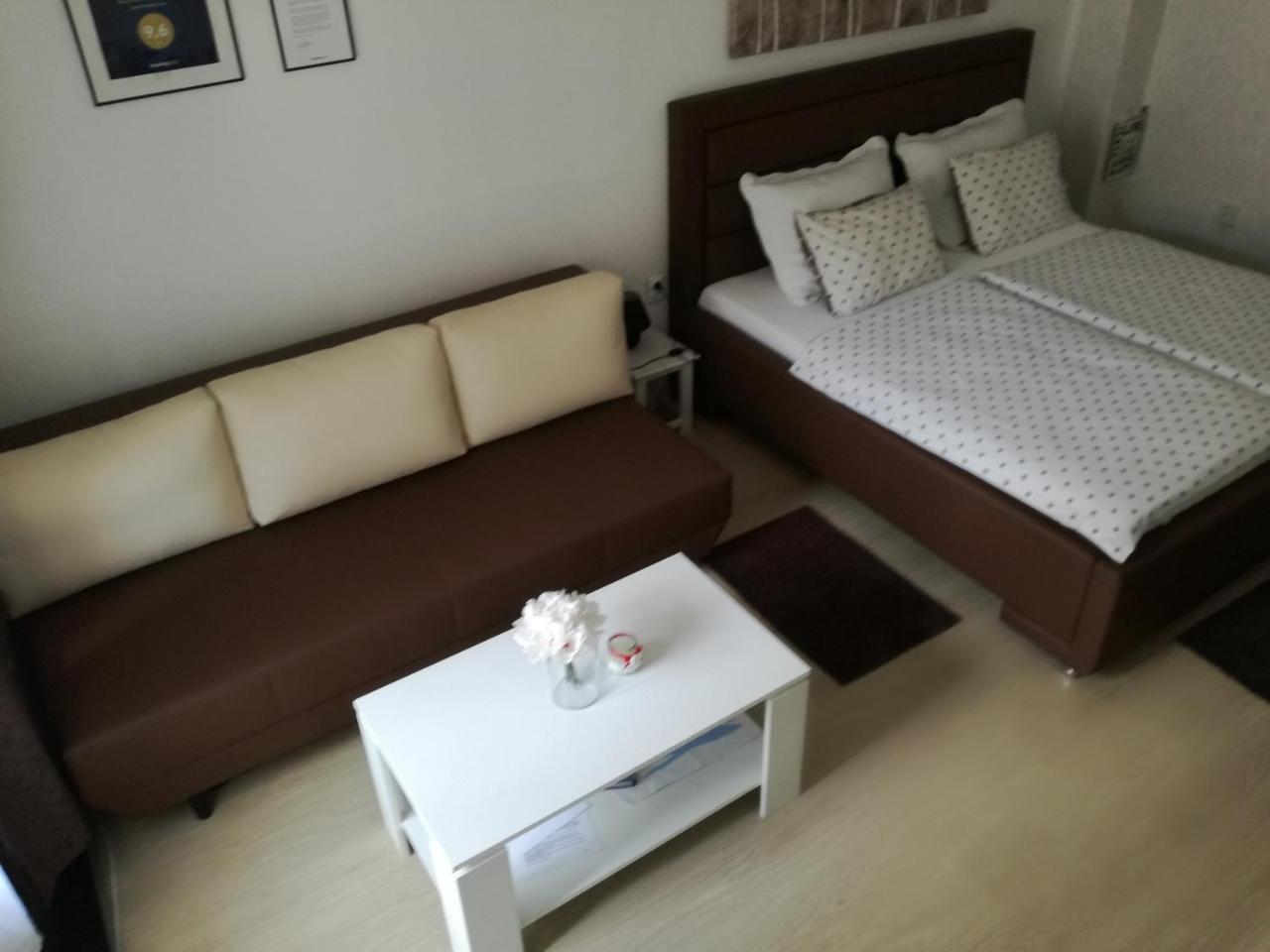 סלאבונסקי ברוד Guesthouse Coco מראה חיצוני תמונה